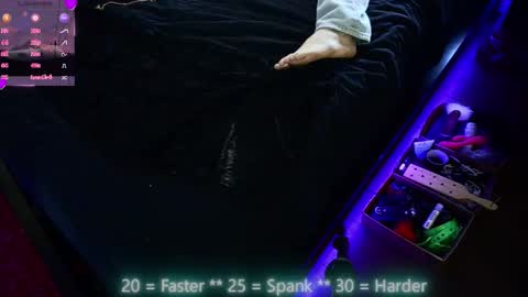 Snapshot of thecarrguyy chatting on 10-15-25, 11:05 Thatcarrguyy online show from 10-15-25, 11:05