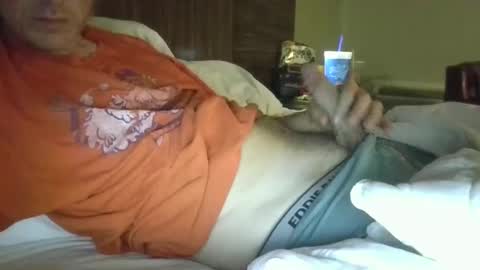 Snapshot of theclev chatting on 10-25-25, 01:40 theclev online show from 10-25-25, 01:40