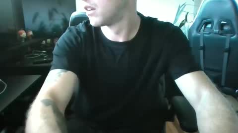 Snapshot of thecock431 chatting on 09-29-25, 01:05 thecock431 online show from 09-29-25, 01:05