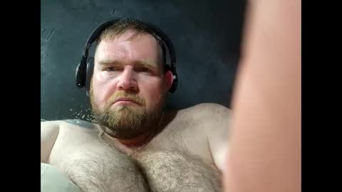 Snapshot of thedirtyhurta chatting on 12-18-25, 04:24 BigDan online show from 12-18-25, 04:24