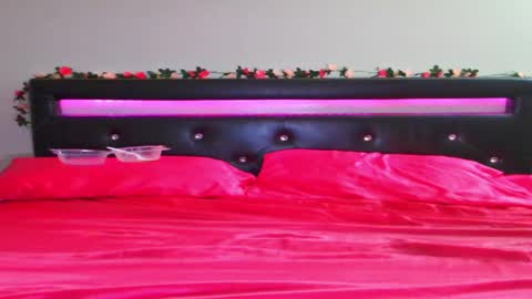 Snapshot of theebody chatting on 10-05-25, 05:17 theebody online show from 10-05-25, 05:17