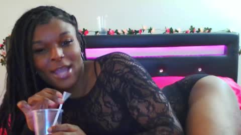 Snapshot of theebody chatting on 10-12-25, 05:50 theebody online show from 10-12-25, 05:50