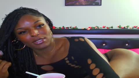 Snapshot of theebody chatting on 02-15-26, 03:03 theebody online show from 02-15-26, 03:03