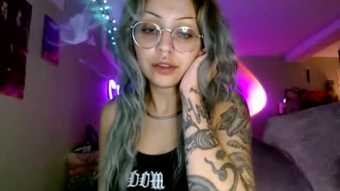 KIng Venus online show from 11-13-25, 04:55