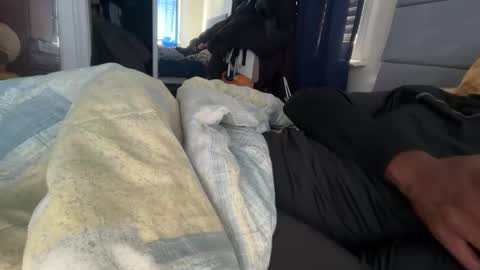 Snapshot of theeshooterr chatting on 10-25-25, 01:29 theeshooterr online show from 10-25-25, 01:29