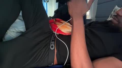 Snapshot of theeshooterr chatting on 11-16-25, 03:06 theeshooterr online show from 11-16-25, 03:06