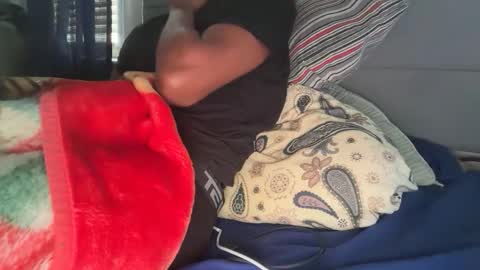 Snapshot of theeshooterr chatting on 11-29-25, 12:41 theeshooterr online show from 11-29-25, 12:41