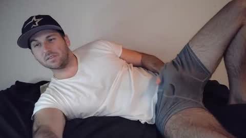 Snapshot of theetwohander chatting on 10-19-25, 03:18 Theetwohander online show from 10-19-25, 03:18