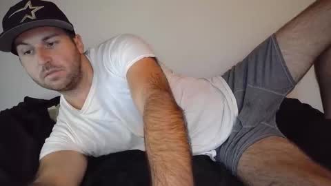 Snapshot of theetwohander chatting on 10-19-25, 07:14 Theetwohander online show from 10-19-25, 07:14