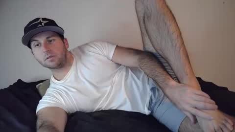 Snapshot of theetwohander chatting on 10-31-25, 02:34 Theetwohander online show from 10-31-25, 02:34