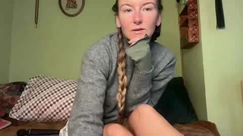 Snapshot of thefoxglovefairy chatting on 11-05-25, 07:36 Fae online show from 11-05-25, 07:36