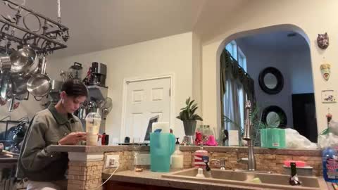 Snapshot of thegabzilla chatting on 10-31-25, 09:49 thegabzilla online show from 10-31-25, 09:49