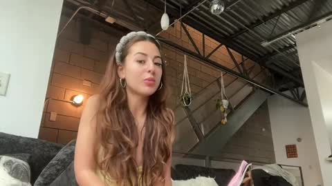 Snapshot of thegabzilla chatting on 03-25-26, 06:25 thegabzilla online show from 03-25-26, 06:25