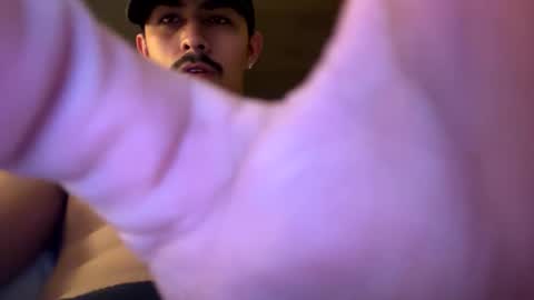 Snapshot of theglorious2002 chatting on 10-10-25, 03:38 theglorious2002 online show from 10-10-25, 03:38