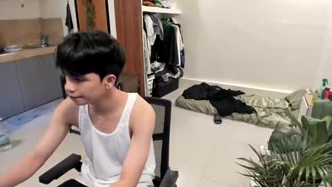 Snapshot of thegreenmagus chatting on 01-07-25, 08:45 Green online show from 01-07-25, 08:45