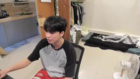 Snapshot of thegreenmagus chatting on 10-08-25, 11:57 Green online show from 10-08-25, 11:57