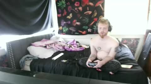 fuzzyfox online show from 09-30-25, 06:46