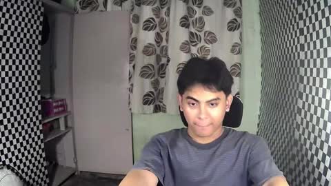 Snapshot of thehugecomeback chatting on 12-03-24, 12:16 Xerxis online show from 12-03-24, 12:16