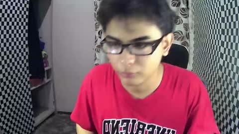 Snapshot of thehugecomeback chatting on 12-10-24, 06:33 Xerxis online show from 12-10-24, 06:33