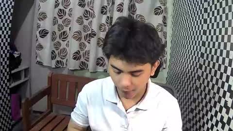 Snapshot of thehugecomeback chatting on 12-22-24, 02:06 Xerxis online show from 12-22-24, 02:06