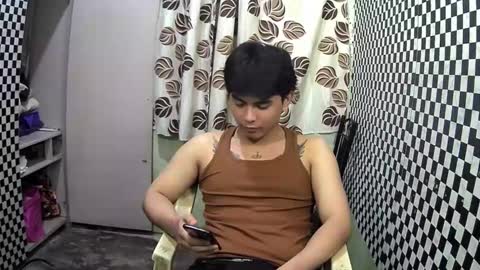 Snapshot of thehugecomeback chatting on 01-07-25, 06:45 Xerxis online show from 01-07-25, 06:45