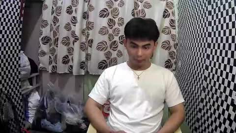 Snapshot of thehugecomeback chatting on 01-29-25, 05:45 Xerxis online show from 01-29-25, 05:45