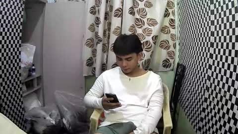 Snapshot of thehugecomeback chatting on 02-06-25, 08:13 Xerxis online show from 02-06-25, 08:13