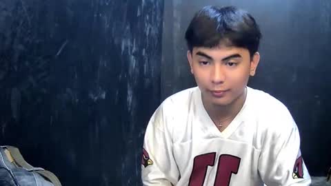 Snapshot of thehugecomeback chatting on 02-09-25, 11:25 Xerxis online show from 02-09-25, 11:25