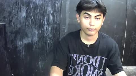 Snapshot of thehugecomeback chatting on 02-24-25, 05:31 Xerxis online show from 02-24-25, 05:31