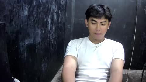 Snapshot of thehugecomeback chatting on 02-25-25, 08:47 Xerxis online show from 02-25-25, 08:47