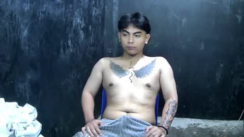 Snapshot of thehugecomeback chatting on 03-10-25, 05:39 Xerxis online show from 03-10-25, 05:39