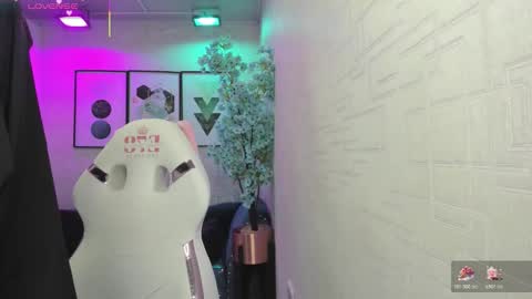 Theia  online show from 03-18-26, 12:08