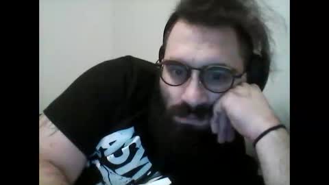 Snapshot of theironbulll chatting on 02-12-25, 04:01 Iron online show from 02-12-25, 04:01