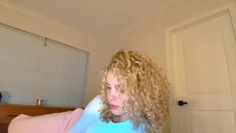 Lily Marie online show from 01-28-25, 11:17