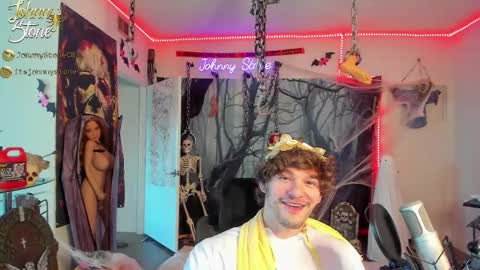 Snapshot of thejohnnystone chatting on 10-12-25, 12:09 Johnny Stone online show from 10-12-25, 12:09