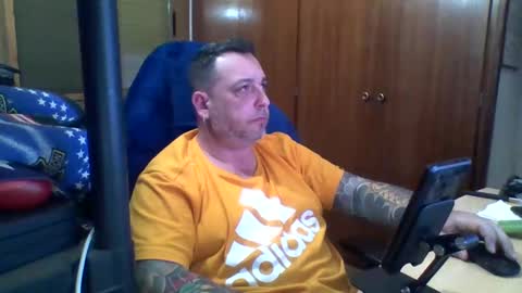 Snapshot of thekier chatting on 02-14-25, 05:36 thekier online show from 02-14-25, 05:36