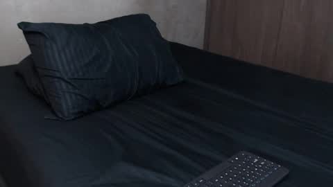 Snapshot of thekingerick chatting on 03-10-25, 04:07 thekingerick online show from 03-10-25, 04:07