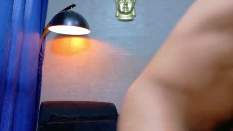 Snapshot of thekingerick chatting on 09-26-25, 10:25 thekingerick online show from 09-26-25, 10:25