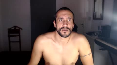 Snapshot of thekingofpains chatting on 09-10-25, 08:31 KINGOFPAINS online show from 09-10-25, 08:31