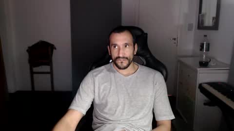 Snapshot of thekingofpains chatting on 09-12-25, 02:55 KINGOFPAINS online show from 09-12-25, 02:55