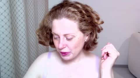 Ella online show from 10-26-25, 08:42