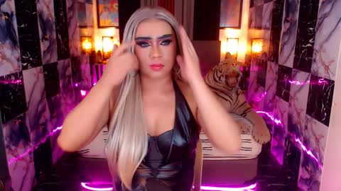 Paula online show from 11-30-25, 12:14