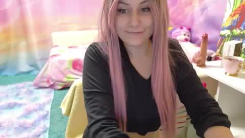 Snapshot of thelaylarose chatting on 09-20-25, 02:56 Layla Rose online show from 09-20-25, 02:56