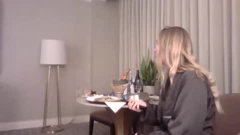 Little Bambii online show from 02-01-26, 01:59