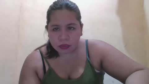 Snapshot of thelma794100 chatting on 10-19-25, 10:21 thelma794100 online show from 10-19-25, 10:21