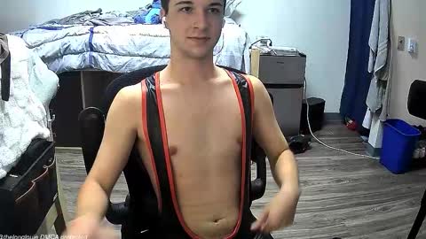 Snapshot of thelonglouie chatting on 11-15-25, 03:26 Louie online show from 11-15-25, 03:26