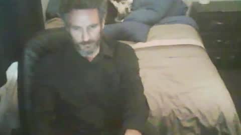 Snapshot of themanwhowearsoneshoe chatting on 10-25-25, 06:32 themanwhowearsoneshoe online show from 10-25-25, 06:32