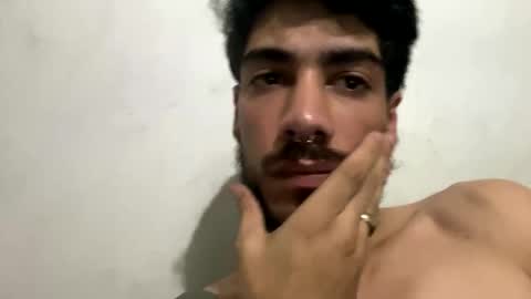 Snapshot of themarttinguyyy chatting on 12-05-25, 03:04 themarttinguyyy online show from 12-05-25, 03:04