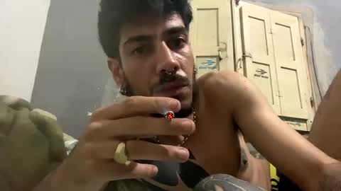 Snapshot of themarttinguyyy chatting on 12-14-25, 07:25 themarttinguyyy online show from 12-14-25, 07:25