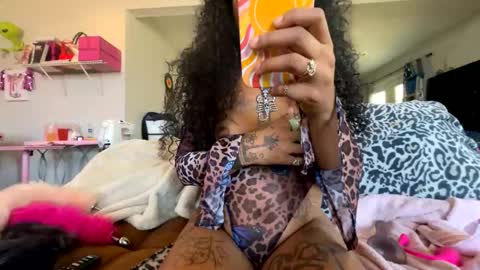 the moody witch online show from 11-12-25, 06:41